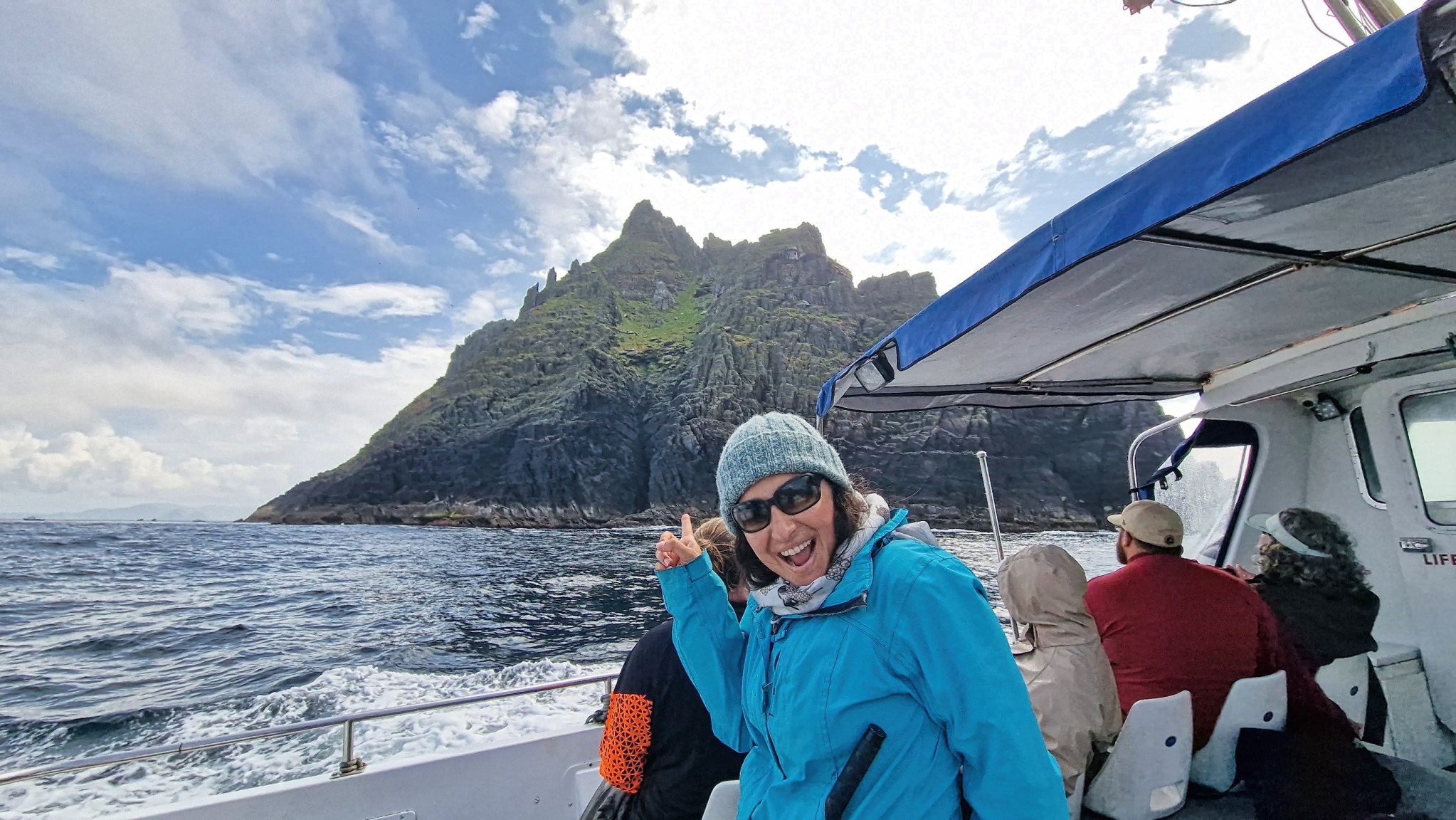 woman skelling island